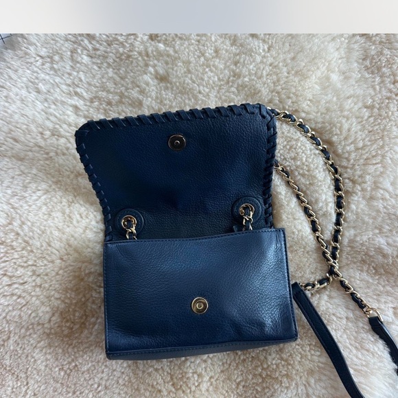 NWOT Tory Burch Shrunken Marion Crossbody in Navy - Picture 2 of 7